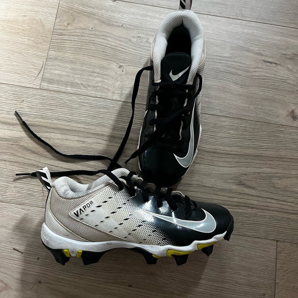 Nike Kids Vapor 3.5  Black and White  Cleats